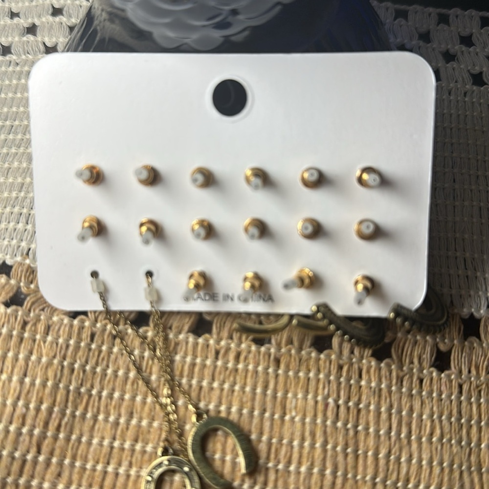 Set of Nine Antique Gold Tone Earrings - Picture 16 of 16